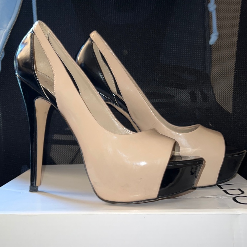 ALDO Pliny two tone platform heel size 8